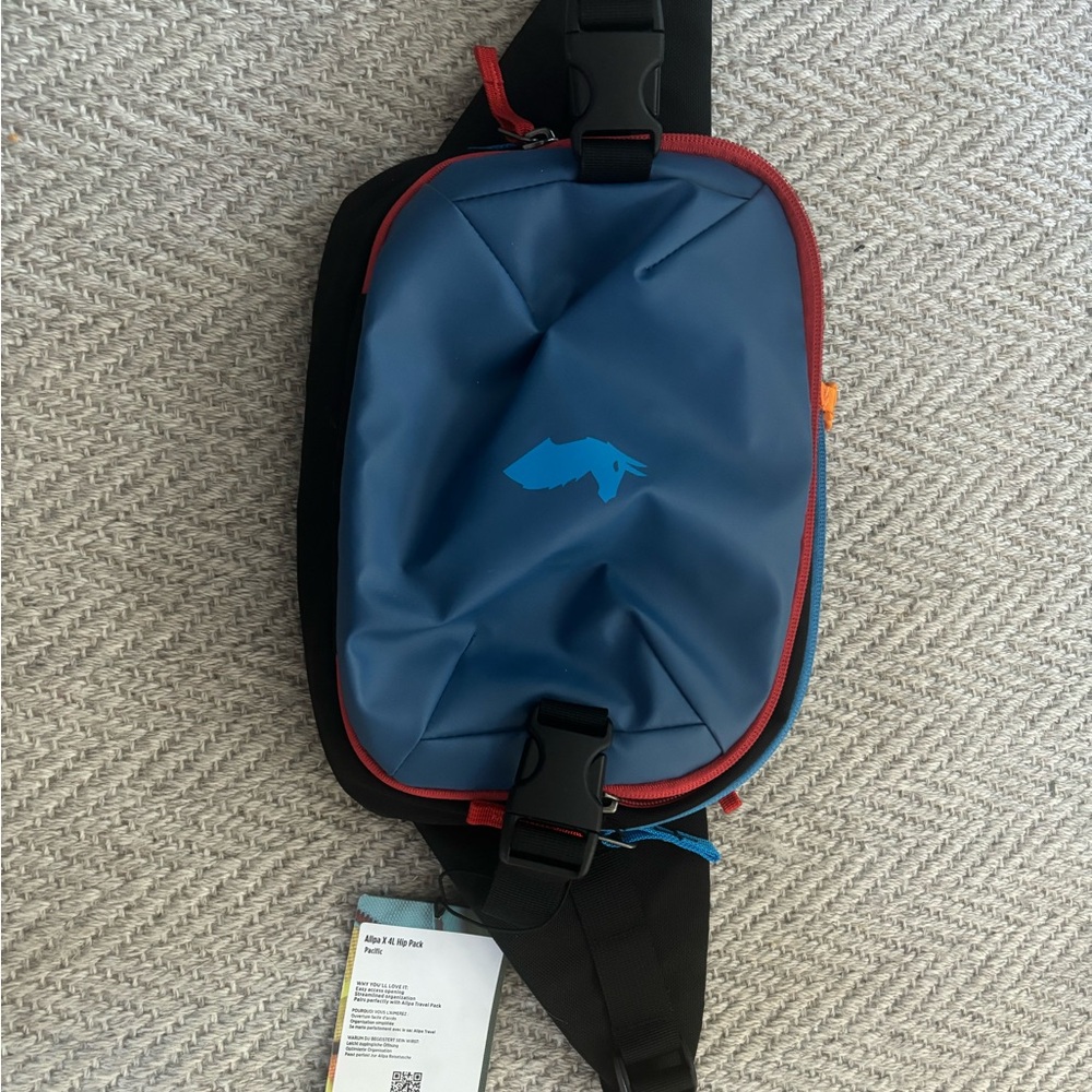 Cotopaxi 4L hip pack